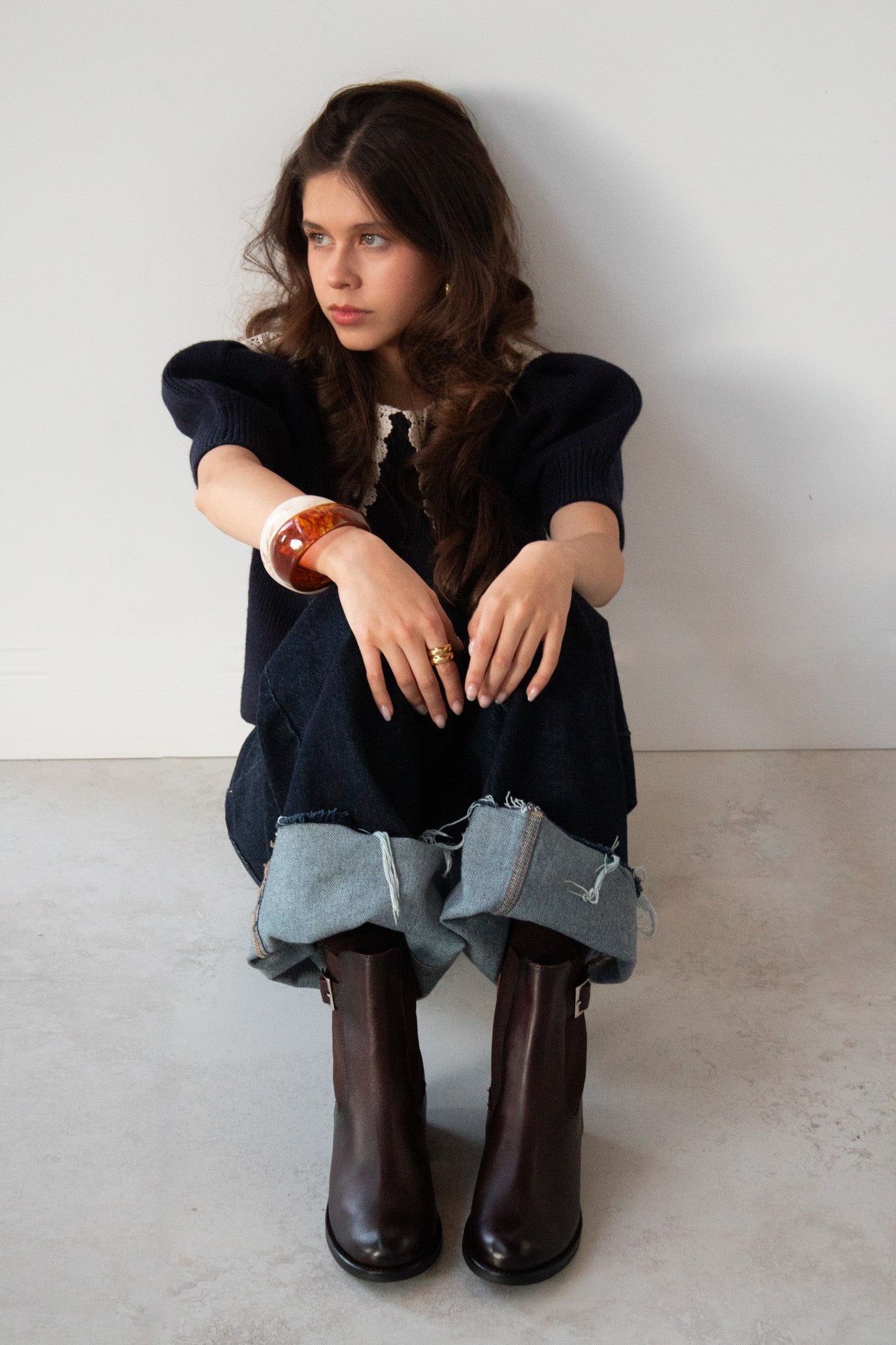 Botín tacón bajo hebilla