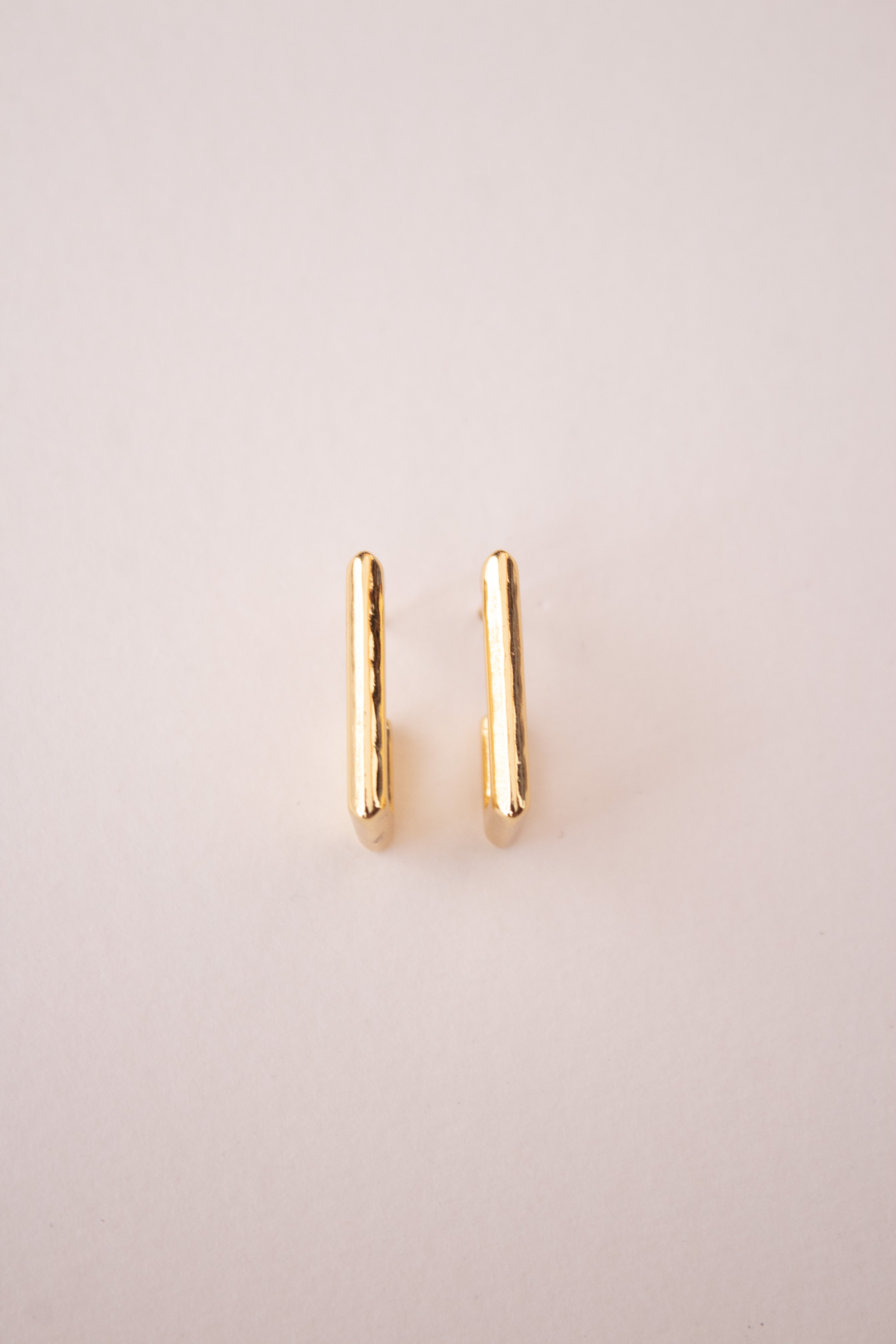 Aretes Mini Hoops Geométricos Dorados